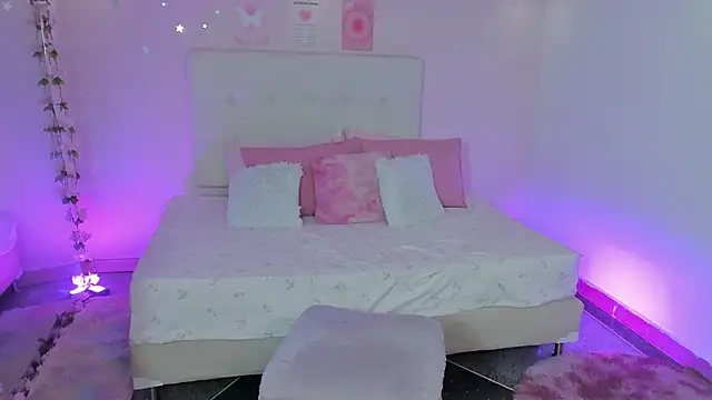 Snapshot of ScarlettDreamss7 chatting on November 7, 12:10 pm ScarlettDreamss7 online show from November 7, 12:10 pm