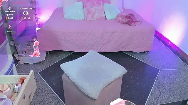 ScarlettDreamss7 online show from December 15, 7:09 pm