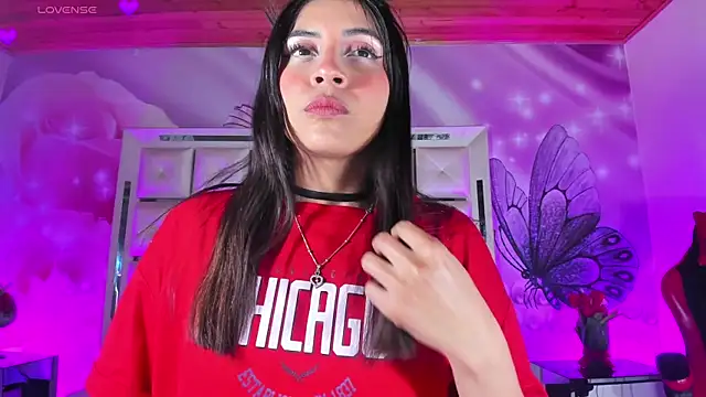 emili clark online show from March 4, 4:42 am