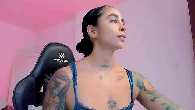 sophierooy22 online show from April 13, 11:42 pm