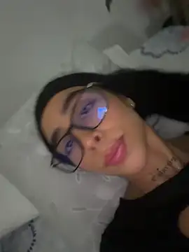 Snapshot of sophierooy22 chatting on June 30, 7:47 pm sophierooy22 online show from June 30, 7:47 pm
