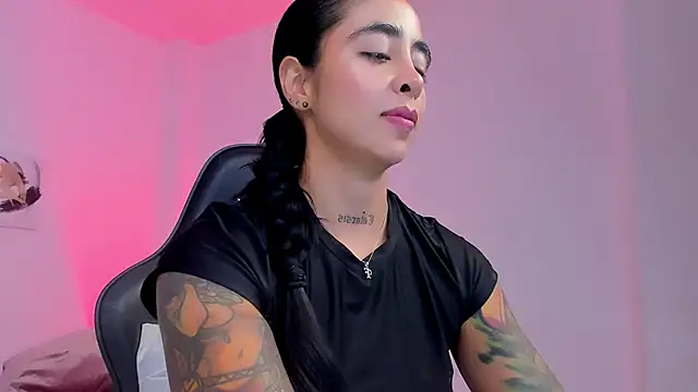 sophierooy22 online show from February 13, 2:50 pm