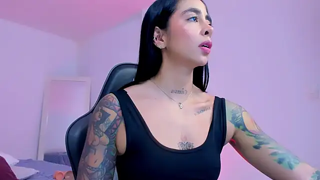sophierooy22 online show from April 22, 8:04 pm
