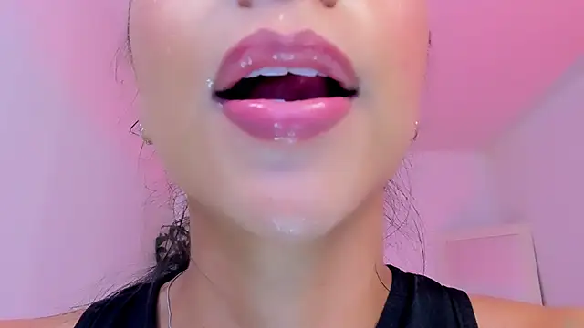 sophierooy22 online show from May 5, 2:25 am