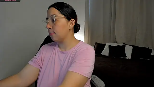 Snapshot of brithany_olson25 chatting on October 22, 12:59 pm brithany olson25 online show from October 22, 12:59 pm