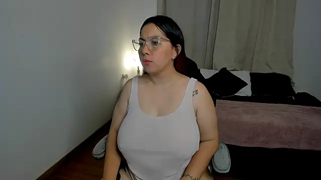 brithany olson25 online show from October 26, 7:14 pm