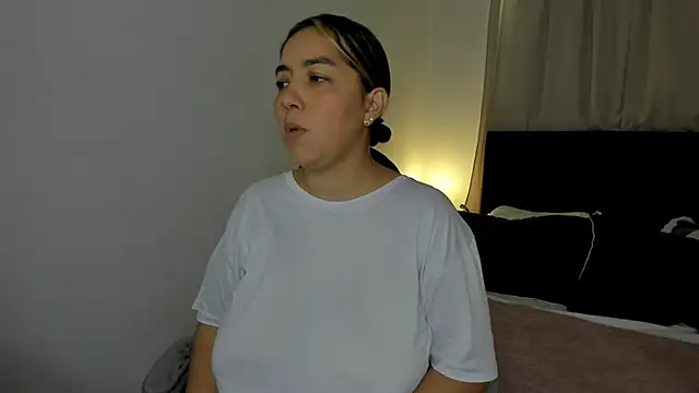 brithany olson25 online show from February 7, 5:10 pm