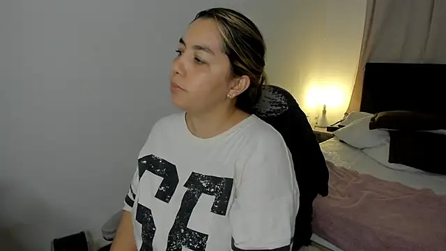 brithany olson25 online show from March 5, 11:32 pm