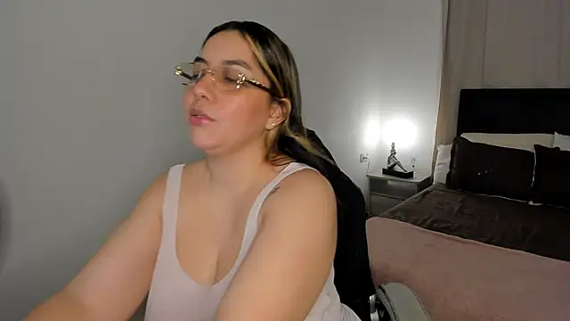 brithany olson25 online show from April 24, 3:08 am