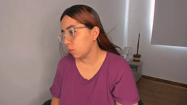 Snapshot of brithany_olson25 chatting on March 20, 12:32 pm brithany olson25 online show from March 20, 12:32 pm