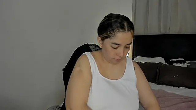 brithany olson25 online show from February 10, 12:15 pm