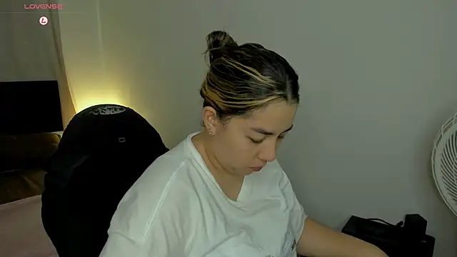 brithany olson25 online show from March 19, 8:42 pm