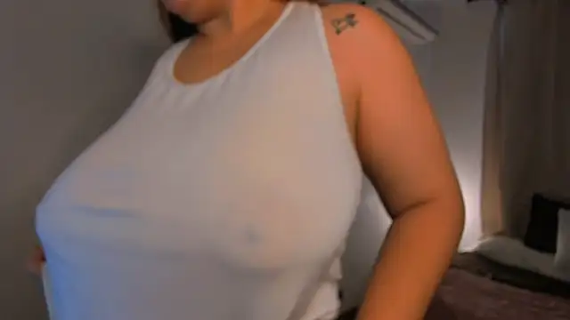 Snapshot of brithany_olson25 chatting on September 27, 12:44 pm brithany olson25 online show from September 27, 12:44 pm