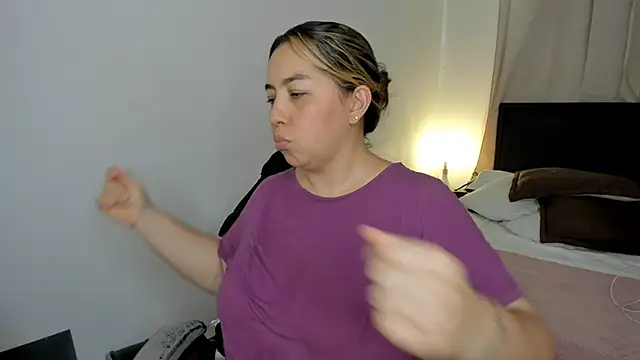 brithany olson25 online show from March 13, 8:14 pm