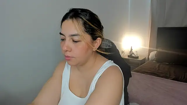 brithany olson25 online show from April 15, 6:45 pm