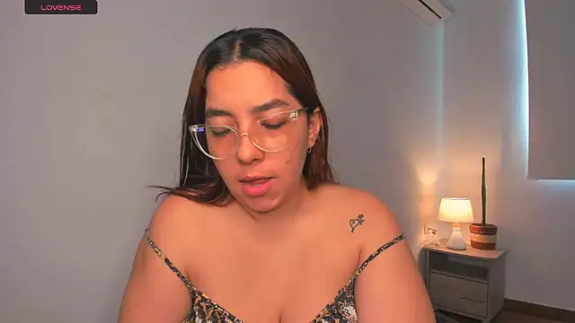 Snapshot of brithany_olson25 chatting on March 4, 3:59 pm brithany olson25 online show from March 4, 3:59 pm