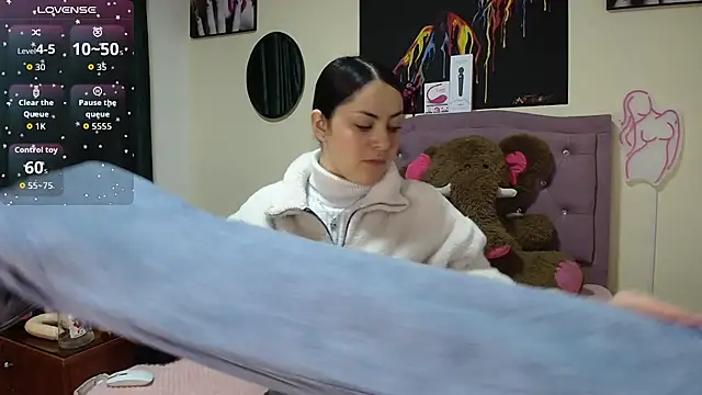 Emmie Hot online show from November 11, 12:11 pm