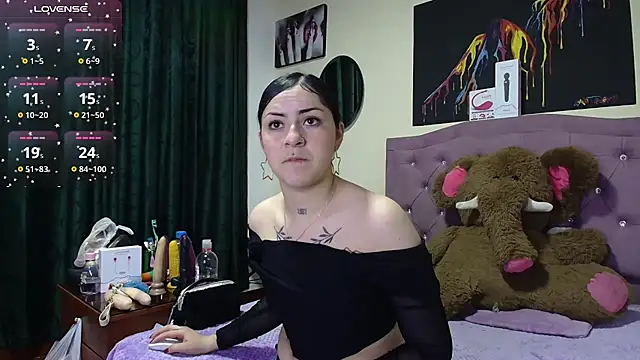 Emmie Hot online show from February 7, 12:02 pm