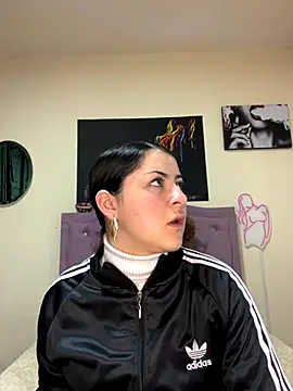 Emmie Hot online show from October 17, 1:02 pm