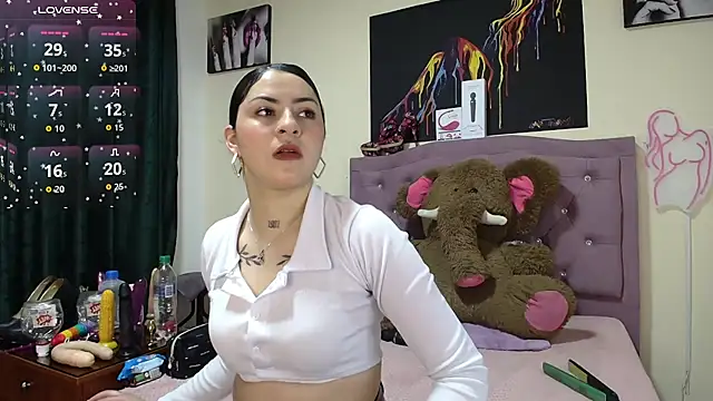 Emmie Hot online show from October 11, 11:55 am