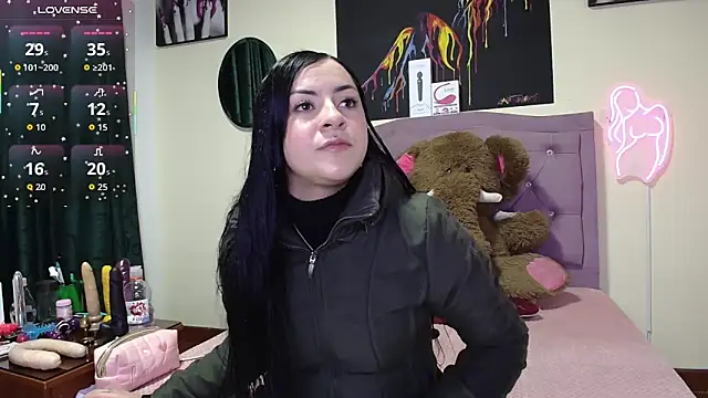 Emmie Hot online show from April 15, 11:49 am