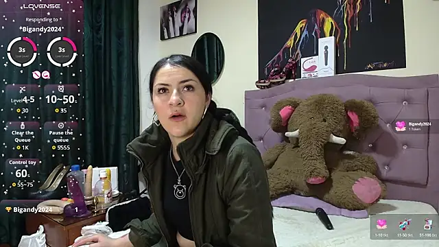 Emmie Hot online show from November 28, 12:05 pm