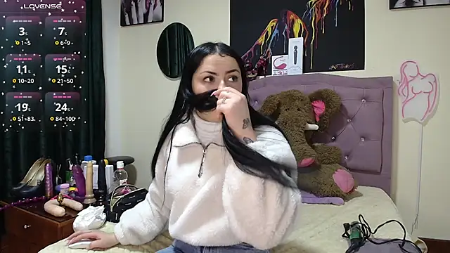 Emmie Hot online show from November 3, 12:09 pm