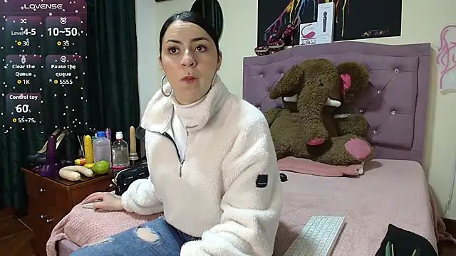 Emmie Hot online show from October 25, 12:17 pm