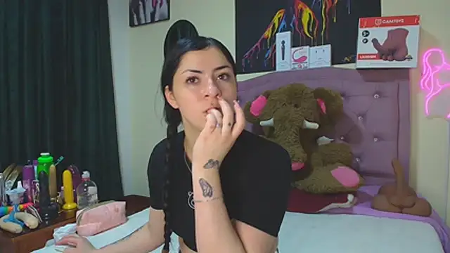 Snapshot of Emmie_Hot chatting on June 26, 11:49 am Emmie Hot online show from June 26, 11:49 am