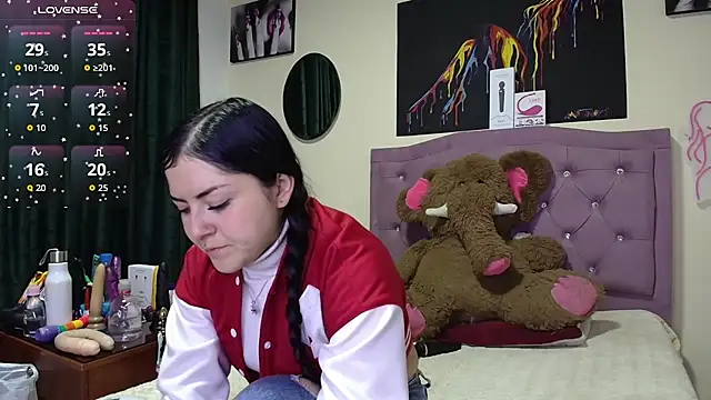 Emmie Hot online show from March 7, 11:59 am