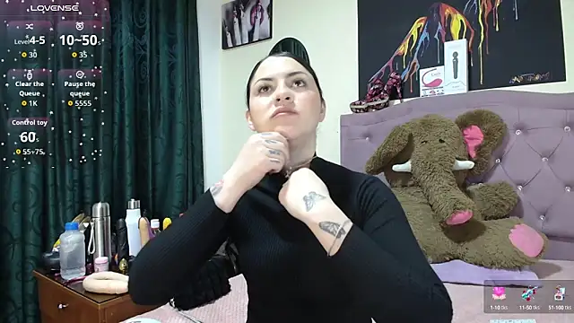 Emmie Hot online show from October 2, 12:08 pm