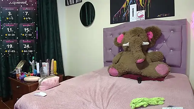 Emmie Hot online show from April 18, 11:12 am