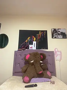 Emmie Hot online show from November 7, 11:59 am