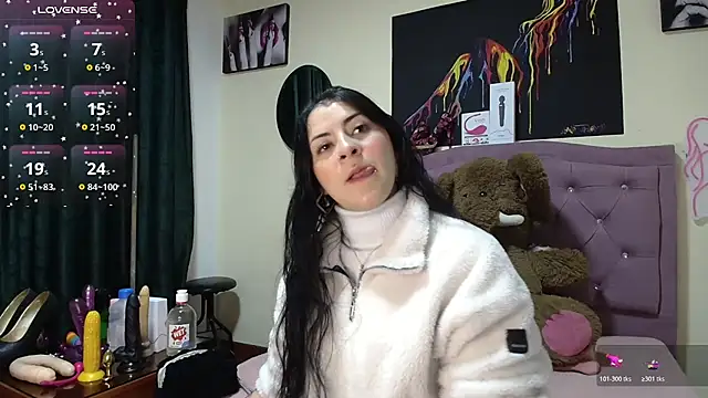 Emmie Hot online show from November 18, 12:19 pm