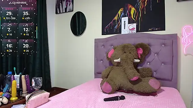 Emmie Hot online show from March 28, 12:06 pm