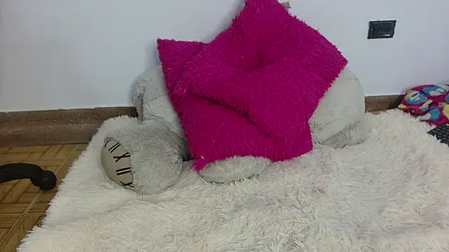 Snapshot of monica-vega chatting on November 15, 12:25 am monica-vega online show from November 15, 12:25 am