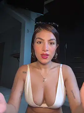 thompsonabella666 online show from March 19, 8:42 pm