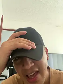 Snapshot of Diegosavage3 chatting on February 17, 8:38 pm Diegosavage3 online show from February 17, 8:38 pm