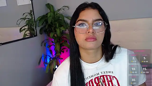 Snapshot of karoll_danielss chatting on February 11, 3:50 am karoll danielss online show from February 11, 3:50 am
