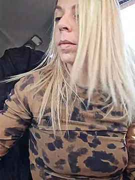 SweetyNinaOff1 online show from March 27, 3:24 pm