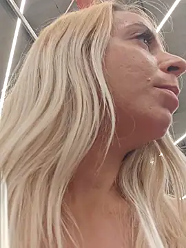 SweetyNinaOff1 online show from June 27, 3:07 pm