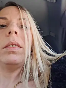 SweetyNinaOff1 online show from March 22, 1:23 pm