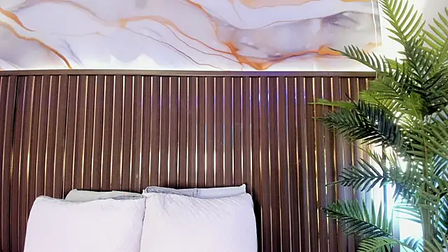 elevensky online show from April 12, 8:01 pm