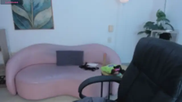 Ayha khalaf online show from December 18, 1:22 am