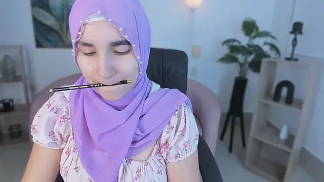 Ayha khalaf online show from October 16, 1:25 am