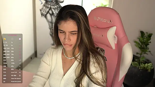 tatiana  cortes18 online show from April 5, 8:48 pm