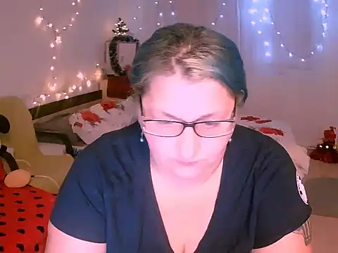 Marryllunax online show from December 17, 7:52 pm