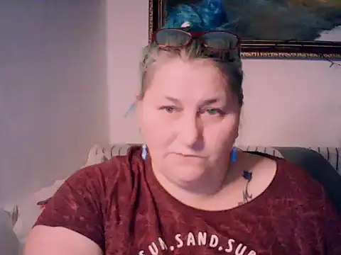 Marryllunax online show from December 2, 3:25 pm