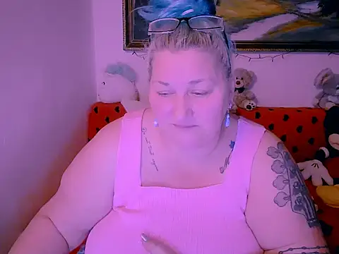 Marryllunax online show from November 30, 6:52 pm