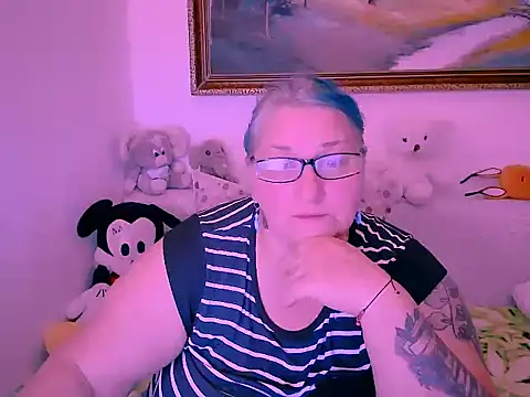 Marryllunax online show from November 2, 3:50 pm